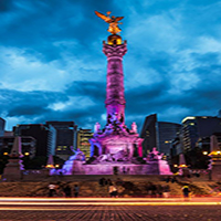 indepence statue at night in Mexico City